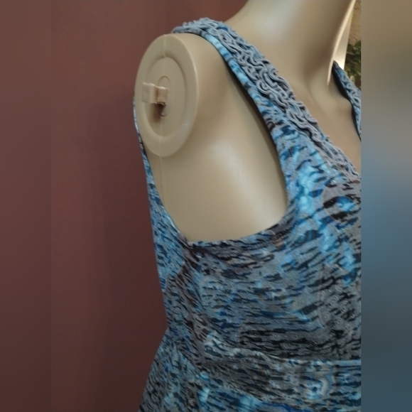 Cato women's blue sleeveless size large blouse shirt top - Picture 7 of 8